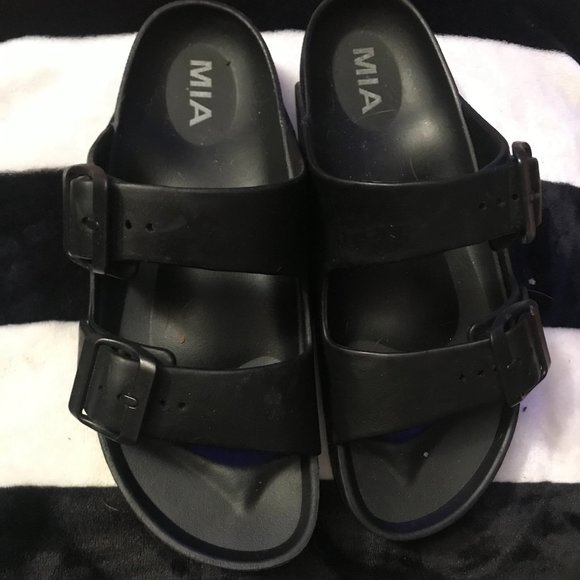 Black sandels - Picture 2 of 2